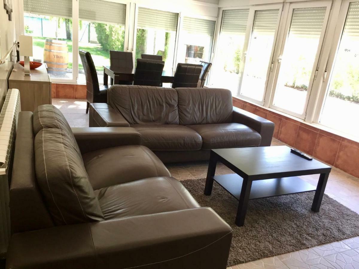 Chalet Medina Del Campo Entrepinares El Campillo  外观 照片